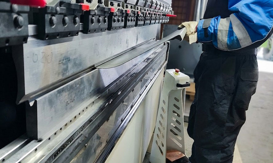 Что входит в услугу по изготовлению изделий из листового металла?